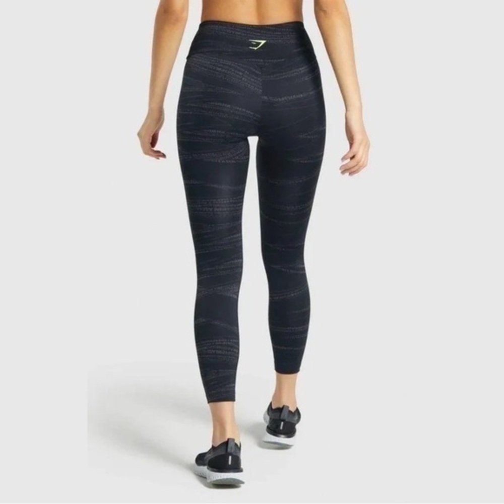 💜 Gymshark Zone Graphic Leggings Size XS